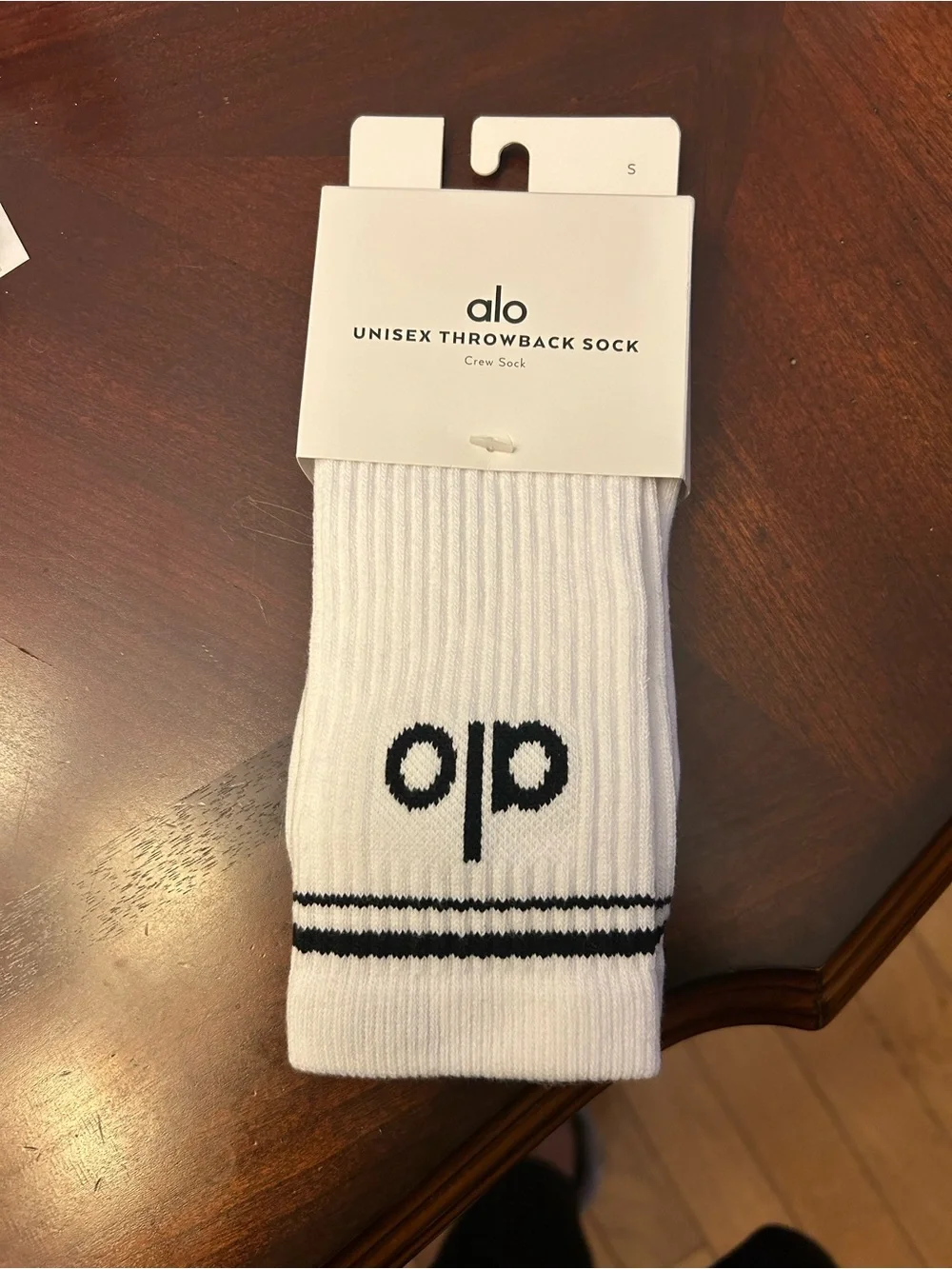 ALO Unisex Throwback Socks